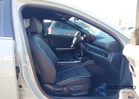 2025 Kia K4 Gt-Line z USA, uszkodzony, nr VIN 3KPFW4DEXSE165036